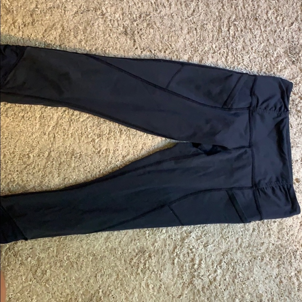 Cropped navy blue lulu lemon leggings